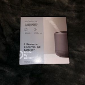 New Ultrasonic Oil Diffuser w/ FREE Essential Oils